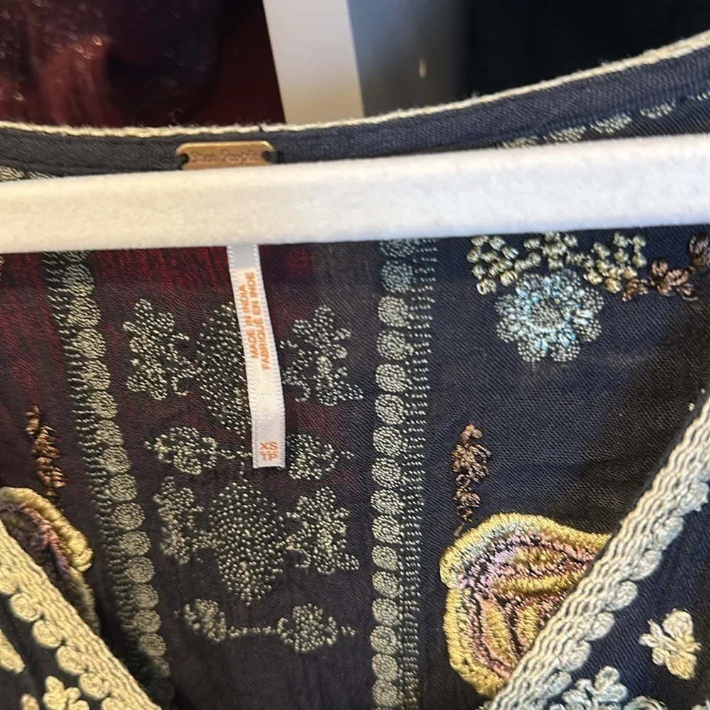 Free People navy/embroidered long sleeve v neck maxi dress size XS